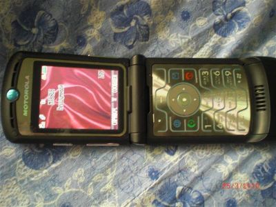 Лот: 289542. Фото: 1. moto v3. Кнопочные мобильные телефоны