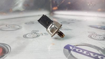 Лот: 23584122. Фото: 1. Датчик давления топлива Peugeot... Электрооборудование