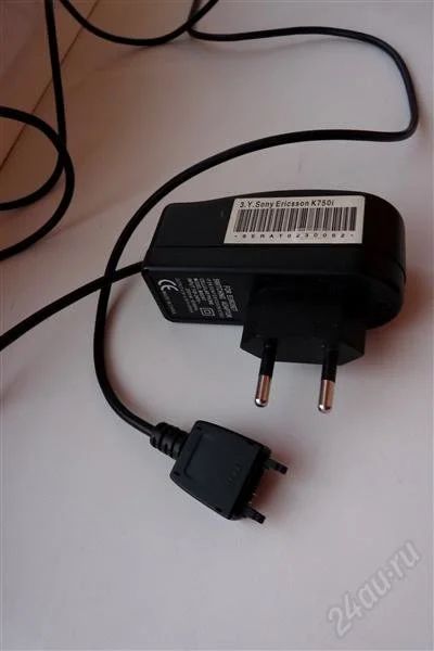 Лот: 913052. Фото: 1. Зарядное устройство Ericsson. Зарядные устройства, блоки питания, адаптеры сетевые для смартфонов