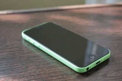 Лот: 8275615. Фото: 1. iPhone 5C Green 16GB LTE \ 4G... Смартфоны
