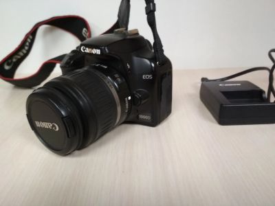 Лот: 13332449. Фото: 1. Зеркальный фотоаппарат Canon EOS... Цифровые зеркальные