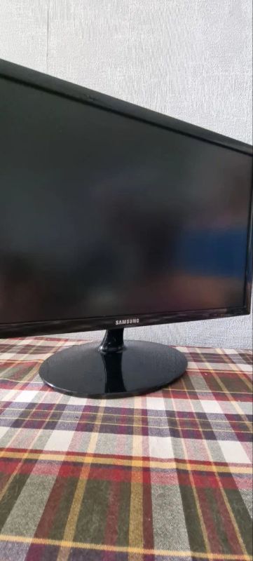 Лот: 20216185. Фото: 1. Монитор 24" Samsung s24d332h. ЖК-мониторы