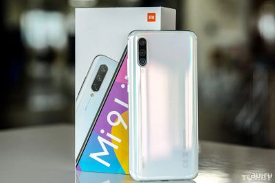 Лот: 14980621. Фото: 1. Xiaomi Mi9 Lite 6/64Gb Pearl White... Смартфоны