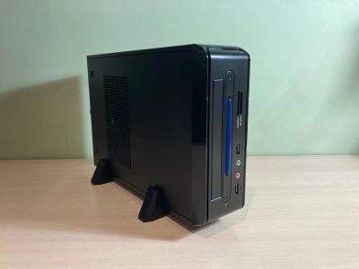 Лот: 17002733. Фото: 1. Системный блок компактный с SSD. Компьютеры в сборе
