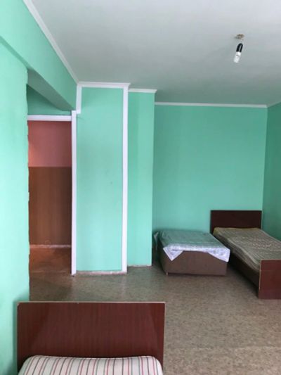 Лот: 12888612. Фото: 1. 2 старые кровати с матрасами. Кровати