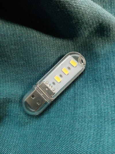 Лот: 17826605. Фото: 1. Usb светильник в форме флешки. USB хабы