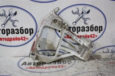 Лот: 21718122. Фото: 1. крепление бампера Ford Focus CB4. Двигатель и элементы двигателя