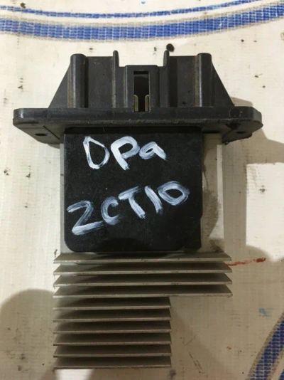 Лот: 21718658. Фото: 1. реостат печки Toyota Opa ZCT10. Двигатель и элементы двигателя