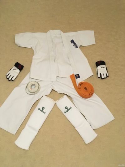 Лот: 15109271. Фото: 1. Кимоно,перчатки,защита и пояс. Перчатки