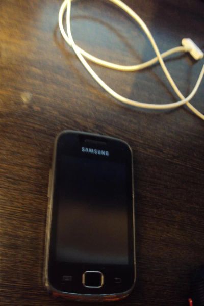 Лот: 3082539. Фото: 1. samsung galaxy gio + флешка на... Смартфоны