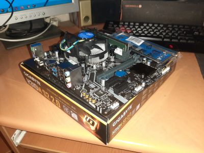 Лот: 15842162. Фото: 1. Комплект Intel Core i3-8100, Gigabyte... Комплекты запчастей