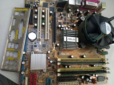 Лот: 16265579. Фото: 1. Intel e6320 + asus p5b-vm + 4gb... Комплекты запчастей