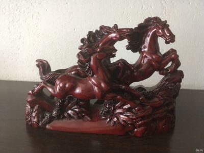 Лот: 13691006. Фото: 1. Статуэтка Кони, массивная. Фигурки, статуэтки