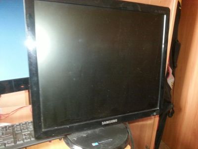 Лот: 9514708. Фото: 1. монитор. ЖК-мониторы