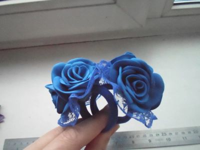Лот: 10575483. Фото: 1. Пара банты на резинках розы синие. Цветы из ткани