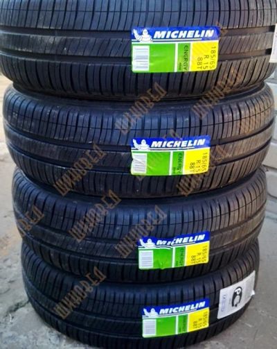 Лот: 9183995. Фото: 1. Шины 185/65/15 185/65 R 15 Michelin... Шины