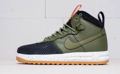 Лот: 12091415. Фото: 1. Кроссовки Nike Lunar Force 1 Duckboot... Кеды, кроссовки, слипоны