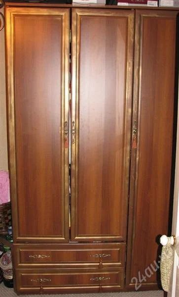 Лот: 1008796. Фото: 1. продам 3-х створчатый шкаф. Шкафы, шкафы-купе