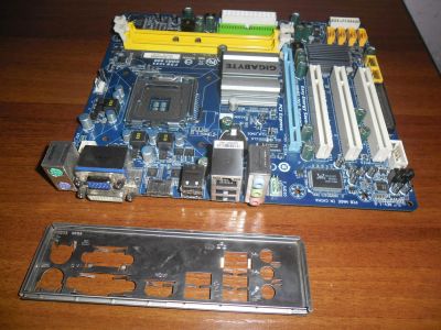 Лот: 8524291. Фото: 1. мат.плата Gigabyte G41M-ES2H. Материнские платы