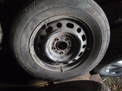 Лот: 13902963. Фото: 1. Dunlop 215 65 15 колеса. Шины