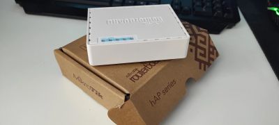 Лот: 17109253. Фото: 1. Роутер wi-fi Mikrotik hAP ac lite... Маршрутизаторы (роутеры)