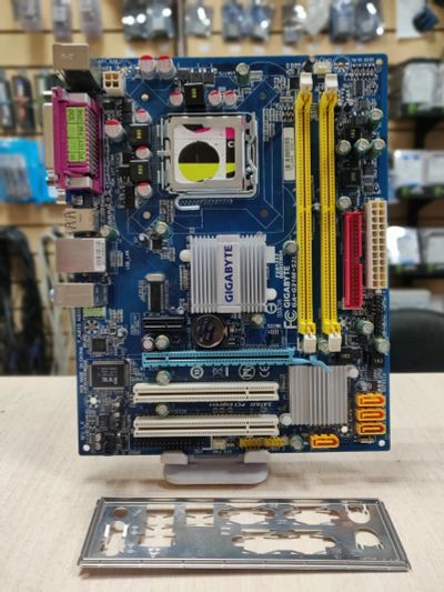 Лот: 20671921. Фото: 1. Мат. плата Gigabyte GA-G31M-S2L... Материнские платы