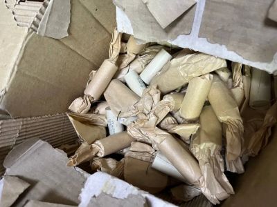 Лот: 25050047. Фото: 1. Ящики с советскими радиодеталями. Микросхемы