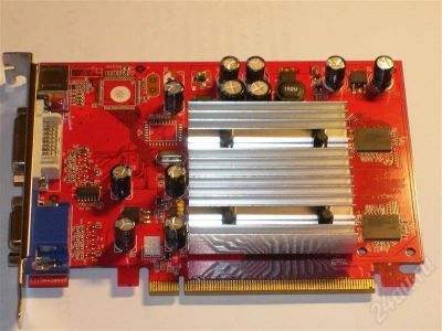 Лот: 301700. Фото: 1. Geforce 7100 GS PCI-E. Видеокарты