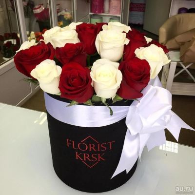Лот: 9416634. Фото: 1. красные+белые розы 25. Свежие цветы