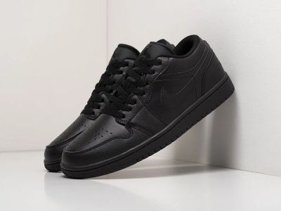 Лот: 18740848. Фото: 1. Кроссовки Nike Air Jordan 1 Low... Кеды, кроссовки, слипоны
