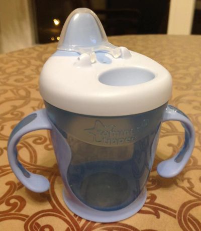 Лот: 4344915. Фото: 1. чашка-непроливайка tommee tippee... Всё для кормления
