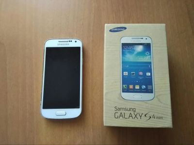 Лот: 9859769. Фото: 1. Galaxy s4 mini белый. Смартфоны