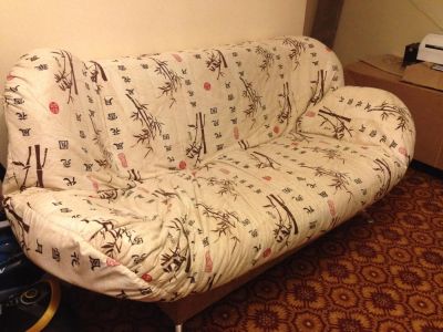 Лот: 3993725. Фото: 1. Диван. Металическое основание. Кресла, пуфы