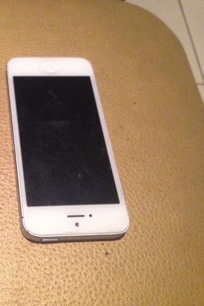 Лот: 6425460. Фото: 1. продам 2 Iphone 5 32гб и 16гб... Смартфоны