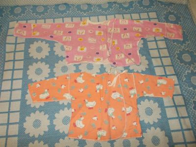 Лот: 3401106. Фото: 1. 2 новые распашонки на девочку. Ползунки, распашонки, слипы