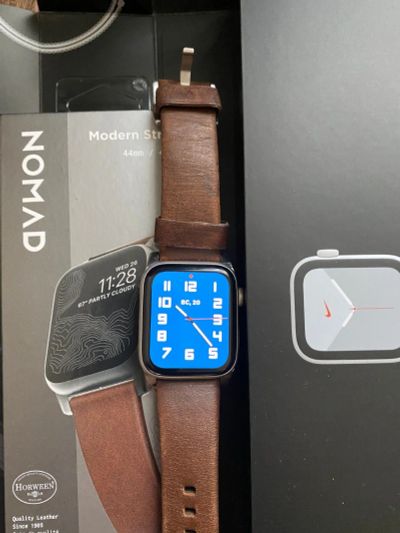 Лот: 16653964. Фото: 1. Apple Watch series 5 44mm серебристые. Смарт-часы, фитнес-браслеты, аксессуары