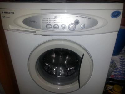 Лот: 6302037. Фото: 1. Стиральная машинка. Работает... Стиральные машины