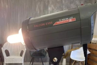 Лот: 19541663. Фото: 1. Импульсный свет Falkon eyes TE-900... Вспышки, осветители, рассеиватели