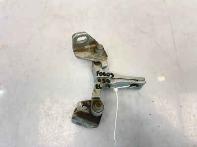 Лот: 25305398. Фото: 1. кронштейн двери Ford Focus CB8. Двигатель и элементы двигателя