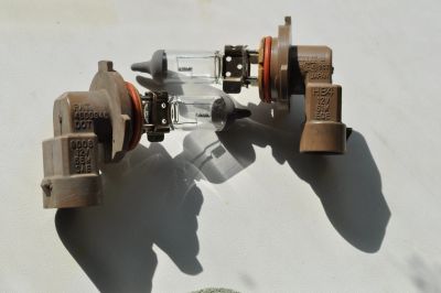 Лот: 18055054. Фото: 1. Галогеновые лампы KOITO HB4 12V... Оптика и освещение
