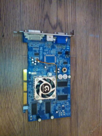 Лот: 5971915. Фото: 1. AGP Gigabyte ATI Radeon 9600 pro. Видеокарты