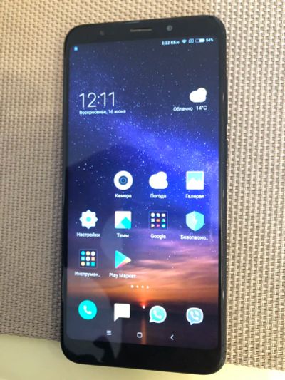 Лот: 13915352. Фото: 1. Продам xiaomi redmi 5 plus 4/64... Смартфоны