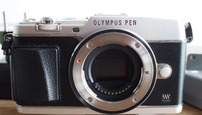Лот: 13983359. Фото: 1. Olympus e-p5 Body Silver. Цифровые беззеркальные со сменной оптикой