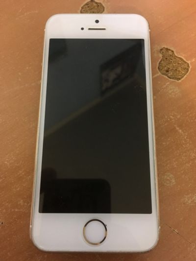 Лот: 11729775. Фото: 1. Iphone 5s gold 16gb случайно сделали... Смартфоны