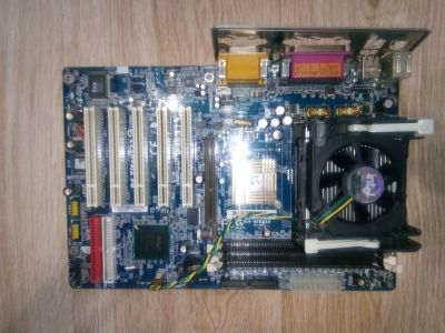 Лот: 16754396. Фото: 1. Материнская плата GigaByte P4... Материнские платы
