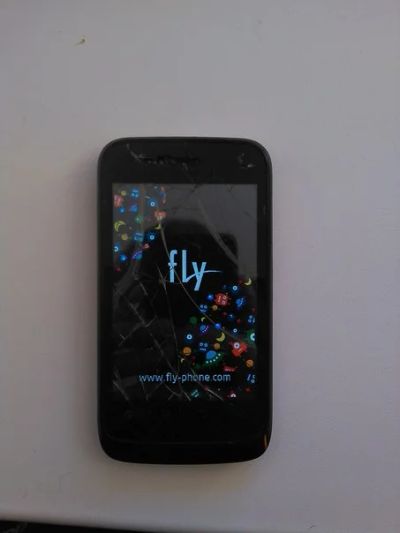 Лот: 6152849. Фото: 1. Продам телефон Fly. Смартфоны