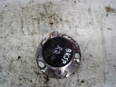 Лот: 21412491. Фото: 1. ступица Mazda Axela, 3 BK5P, BKEP. Двигатель и элементы двигателя