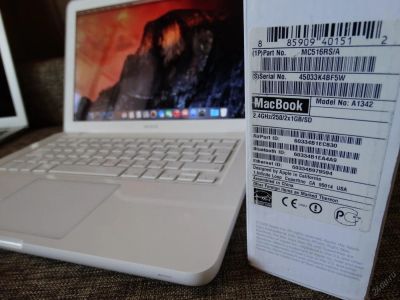 Лот: 5755956. Фото: 1. MacBook MC516RS/A Mid 2010, White... Ноутбуки