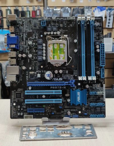 Лот: 20807175. Фото: 1. Мат. плата ASUS P8B75-M/mATX/LGA1155... Материнские платы