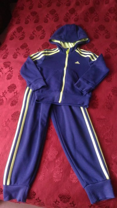 Лот: 12169267. Фото: 1. Костюм Adidas. Костюмы, пиджаки, комбинезоны